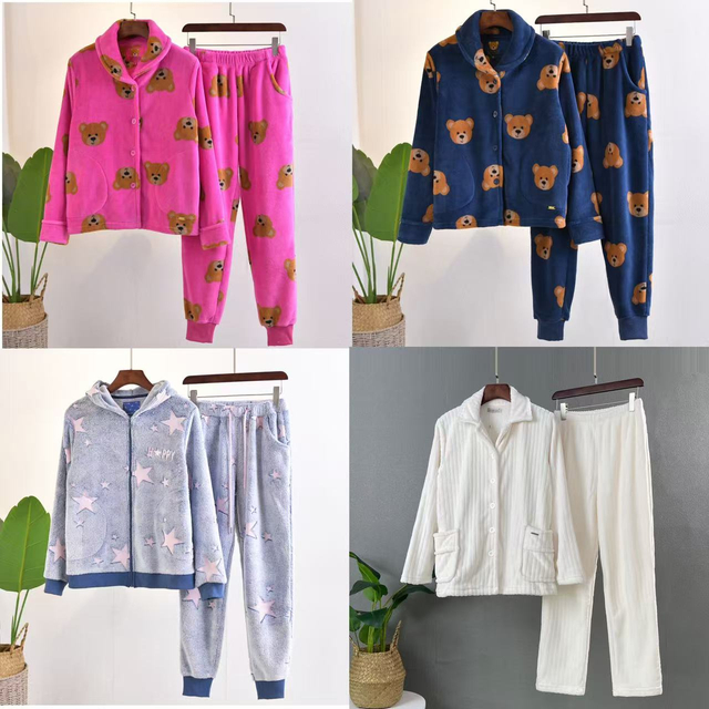 Zestaw piżam polarowych z certyfikatem Oeko-tex, zapinanych na zamek w kształcie gwiazdy i zapinanych na mankiety